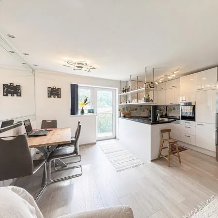 Sanierte, großzügige Maisonette-Wohnung