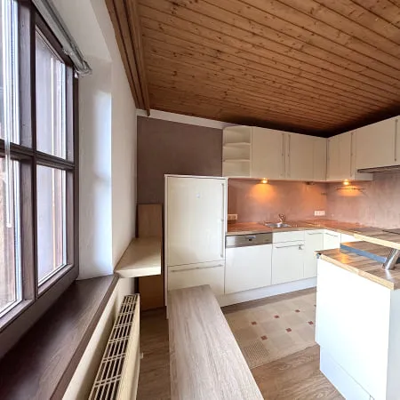 Wohnung mit Dachboden!