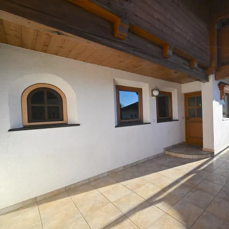 Miete: 4 Zimmer-Wohnung in Oberndorf mit Terrasse und Kaiserblick