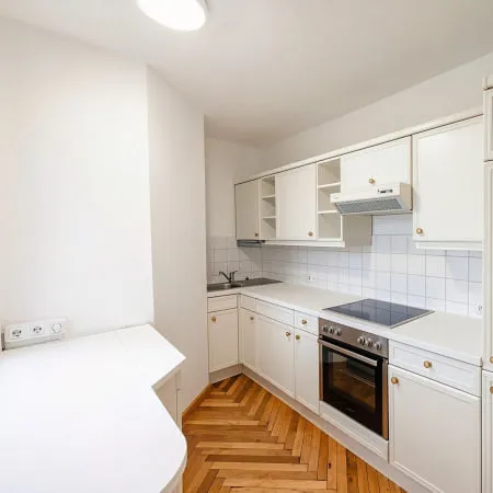 Miete: Lichtdurchflutete 5-Zimmer-Wohnung mit Kaiserblick